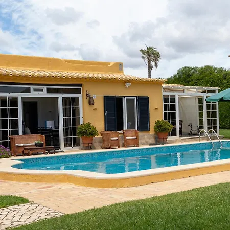 Sea And Pool Piedade Villa